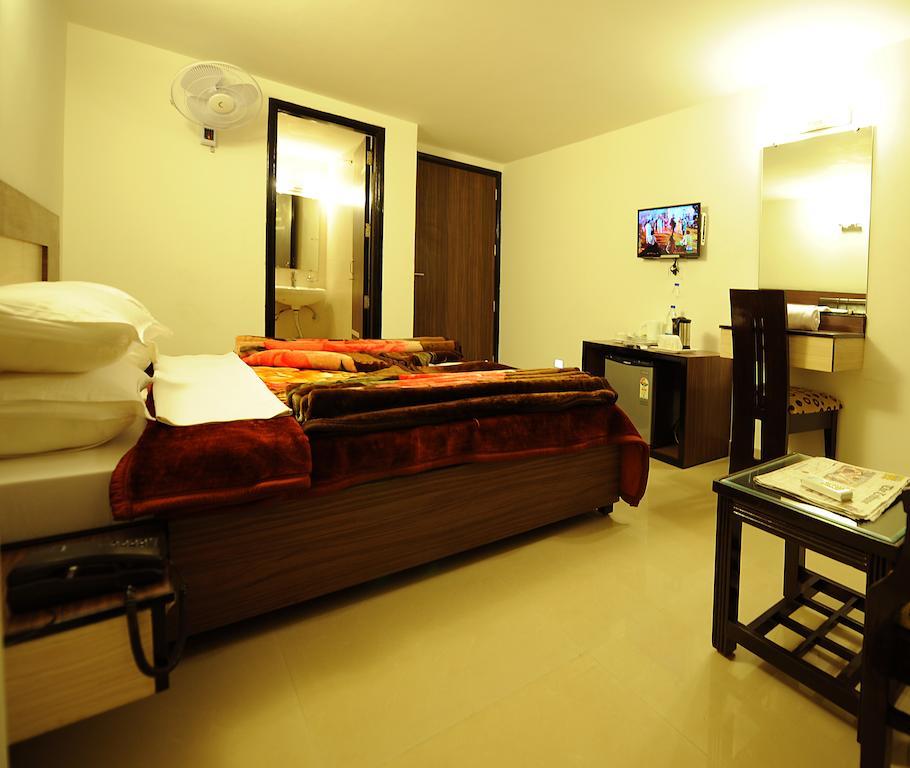 Hotel Hkj Residency Amritsar Zewnętrze zdjęcie